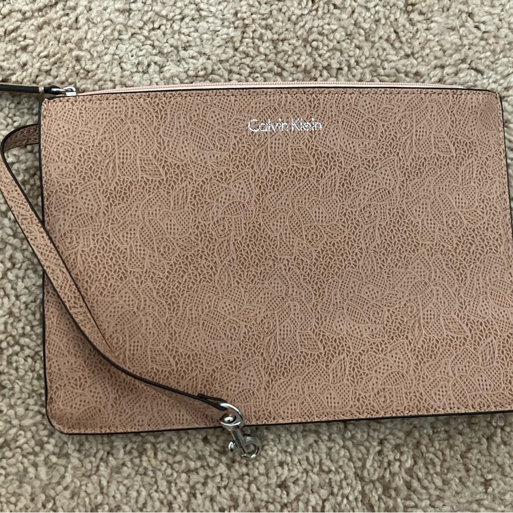 pink calvin klein puch ❤︎︎